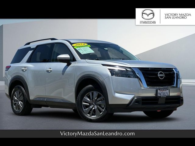2024 Nissan Pathfinder SV