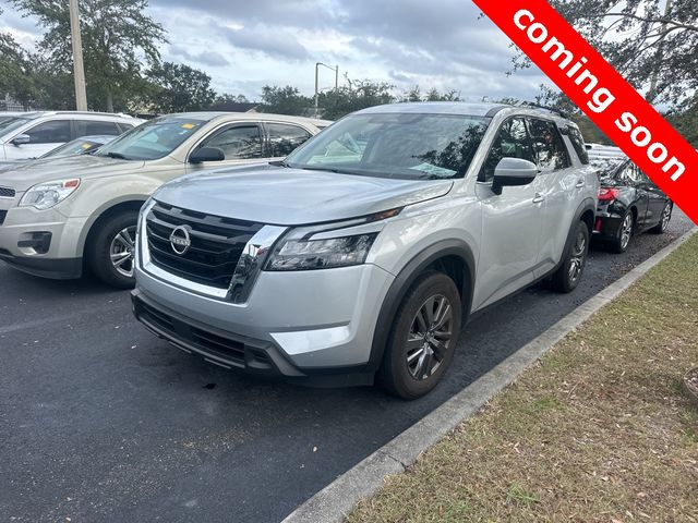 2024 Nissan Pathfinder SV