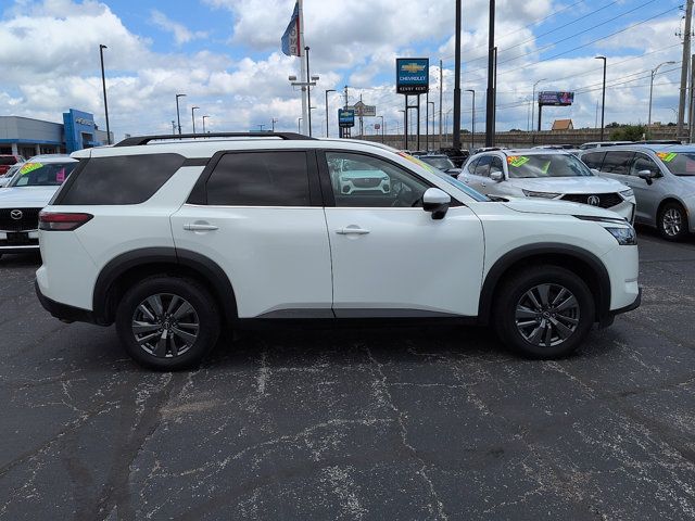 2024 Nissan Pathfinder SV