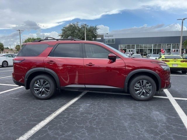 2024 Nissan Pathfinder SV