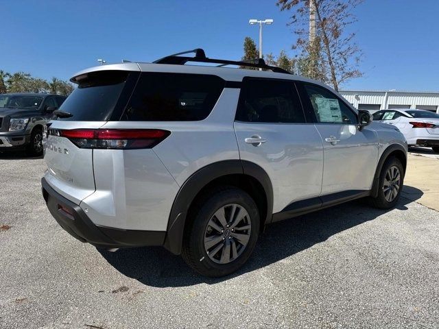 2024 Nissan Pathfinder SV