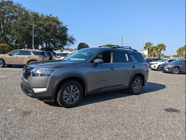 2024 Nissan Pathfinder SV