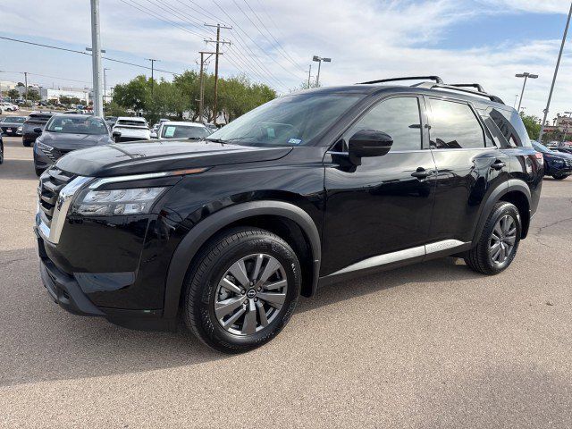 2024 Nissan Pathfinder SV