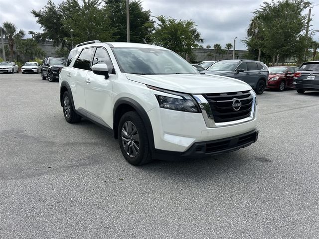 2024 Nissan Pathfinder SV