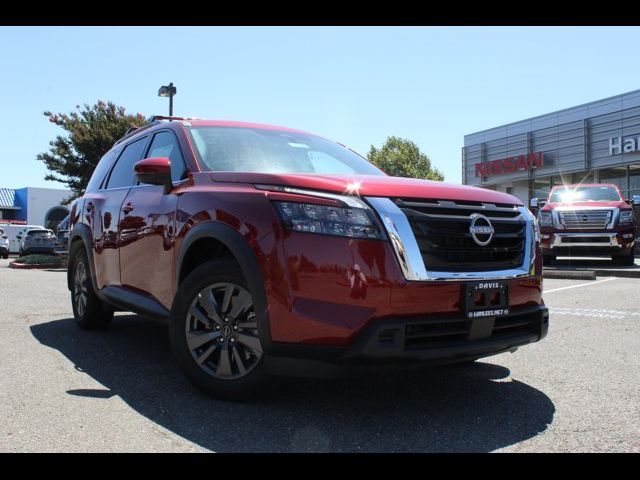 2024 Nissan Pathfinder SV