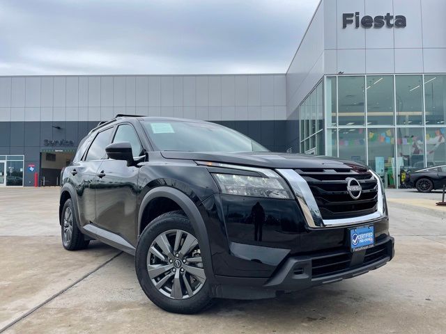 2024 Nissan Pathfinder SV