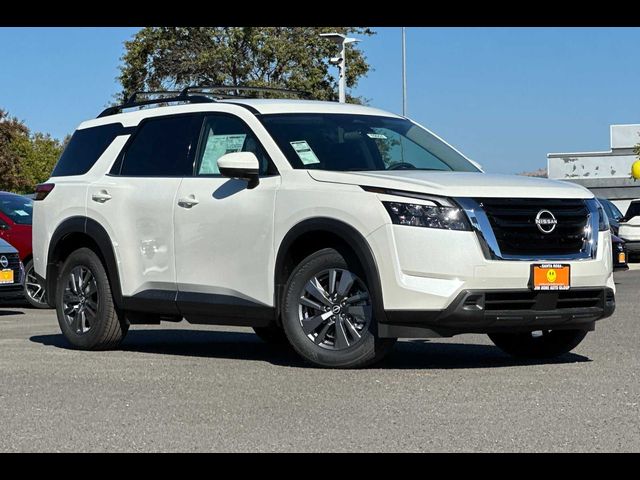 2024 Nissan Pathfinder SV