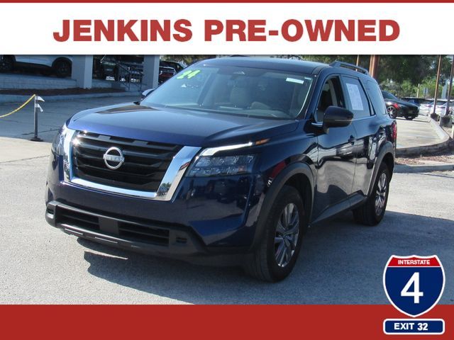 2024 Nissan Pathfinder SV