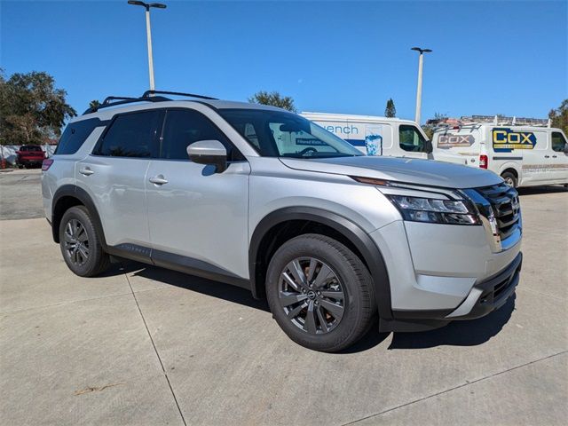 2024 Nissan Pathfinder SV