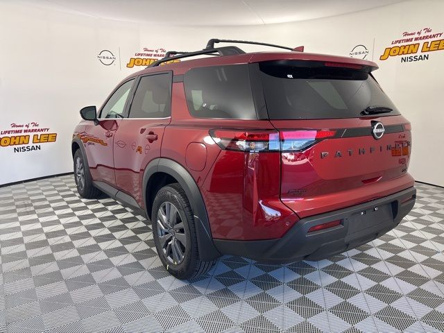 2024 Nissan Pathfinder SV