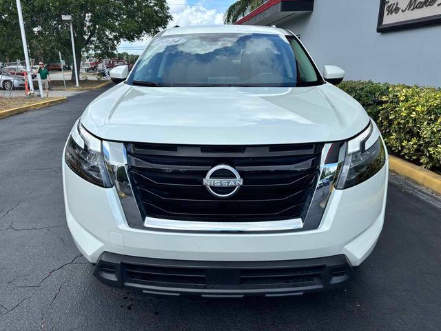 2024 Nissan Pathfinder SV