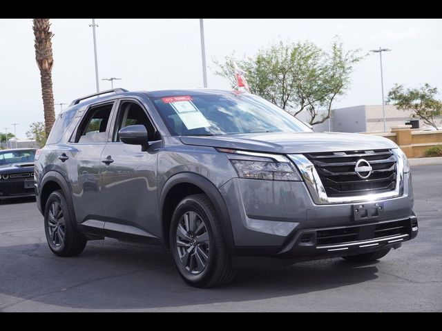 2024 Nissan Pathfinder SV