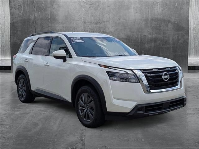 2024 Nissan Pathfinder SV