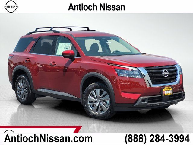 2024 Nissan Pathfinder SV