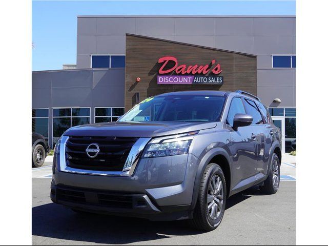 2024 Nissan Pathfinder SV