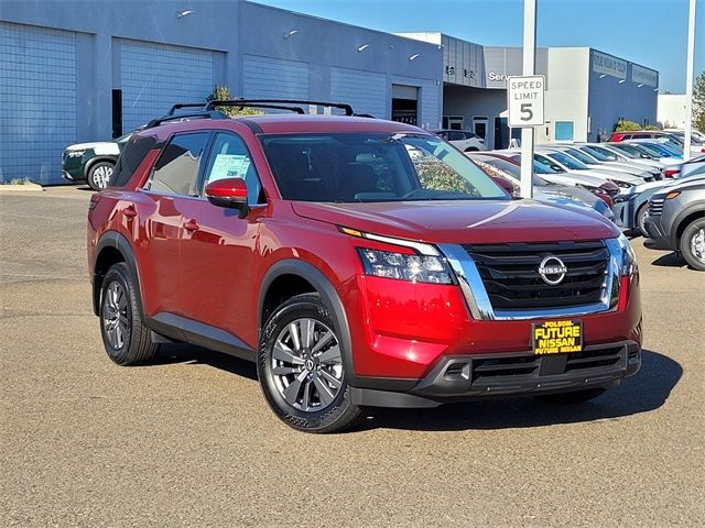 2024 Nissan Pathfinder SV