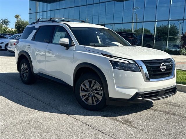 2024 Nissan Pathfinder SV