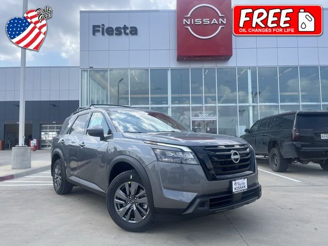 2024 Nissan Pathfinder SV