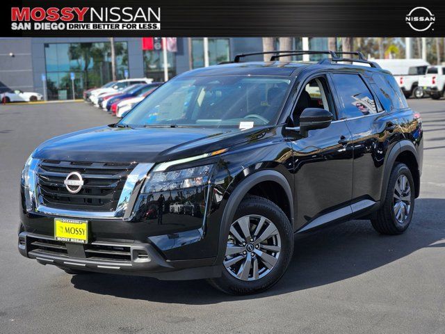 2024 Nissan Pathfinder SV