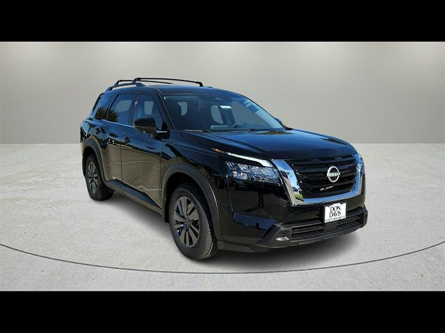 2024 Nissan Pathfinder SV