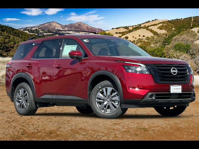 2024 Nissan Pathfinder SV