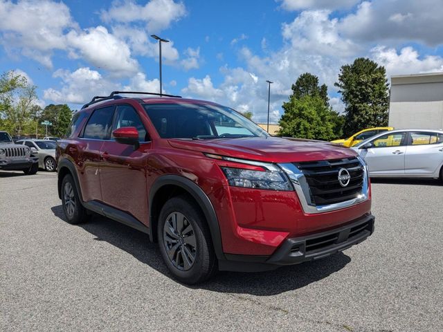 2024 Nissan Pathfinder SV