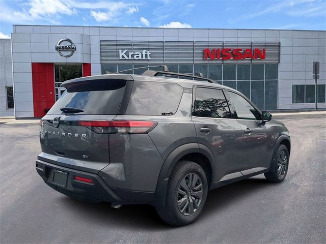 2024 Nissan Pathfinder SV