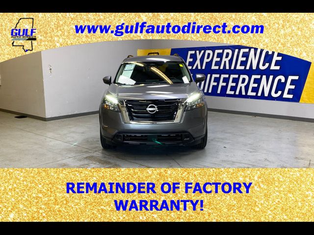2024 Nissan Pathfinder SV