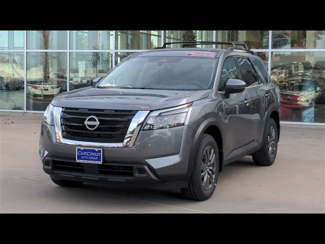 2024 Nissan Pathfinder SV