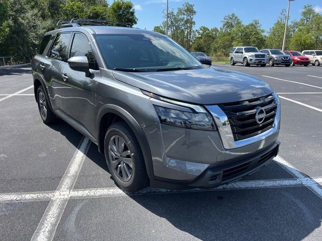 2024 Nissan Pathfinder SV