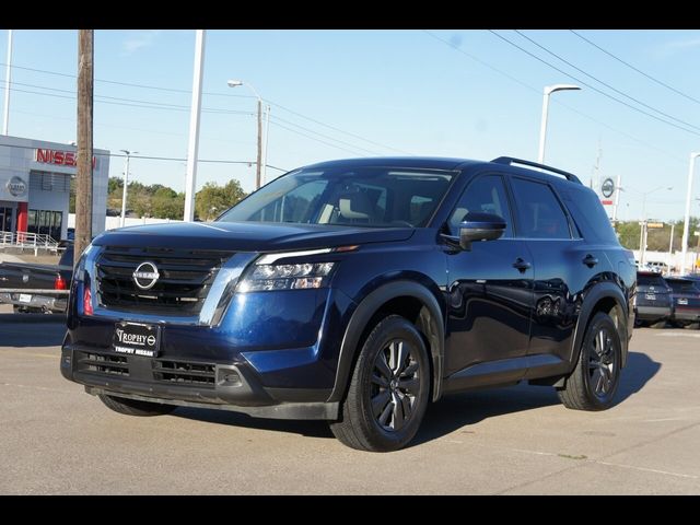 2024 Nissan Pathfinder SV