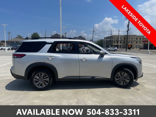 2024 Nissan Pathfinder SV