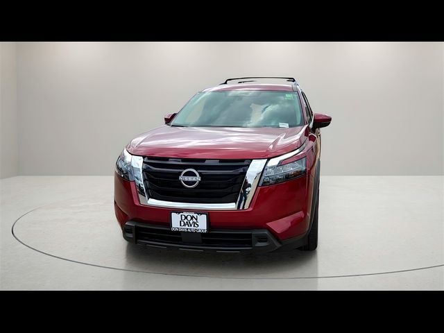 2024 Nissan Pathfinder SV