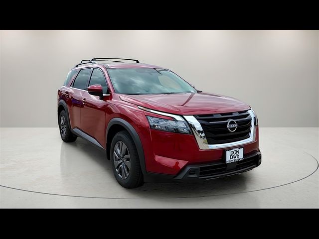 2024 Nissan Pathfinder SV