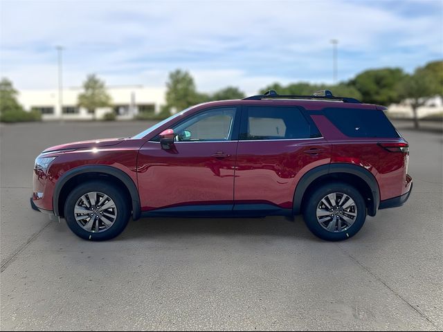 2024 Nissan Pathfinder SV