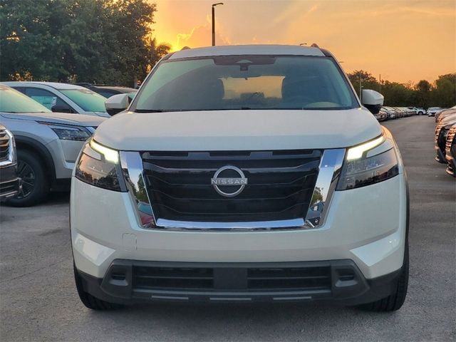 2024 Nissan Pathfinder SV