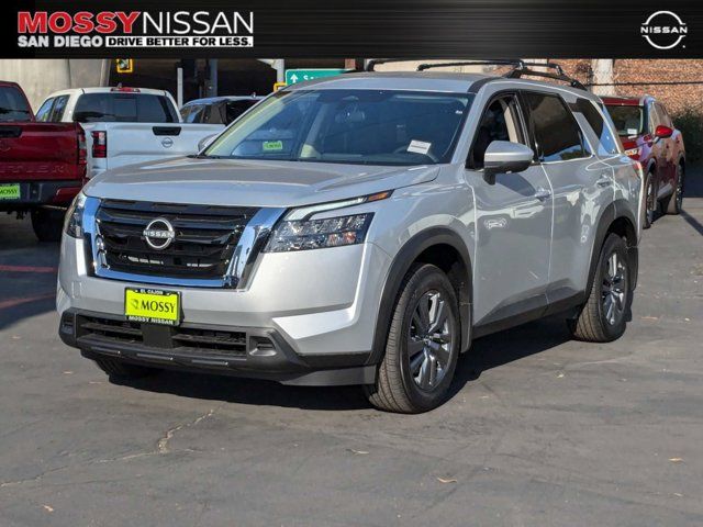 2024 Nissan Pathfinder SV