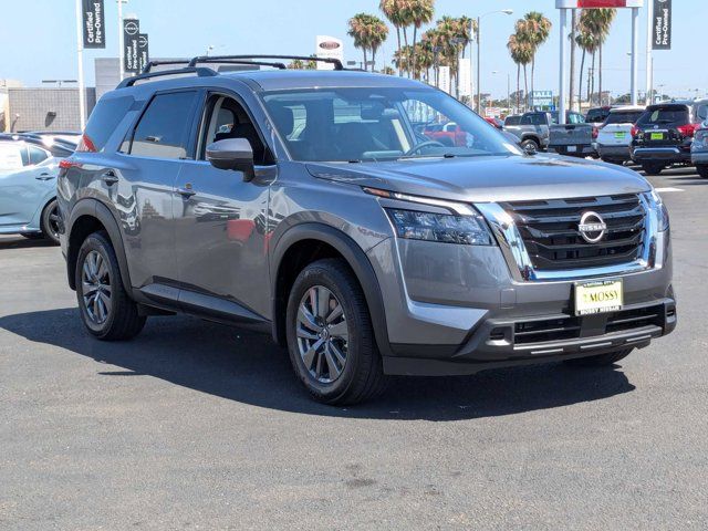 2024 Nissan Pathfinder SV