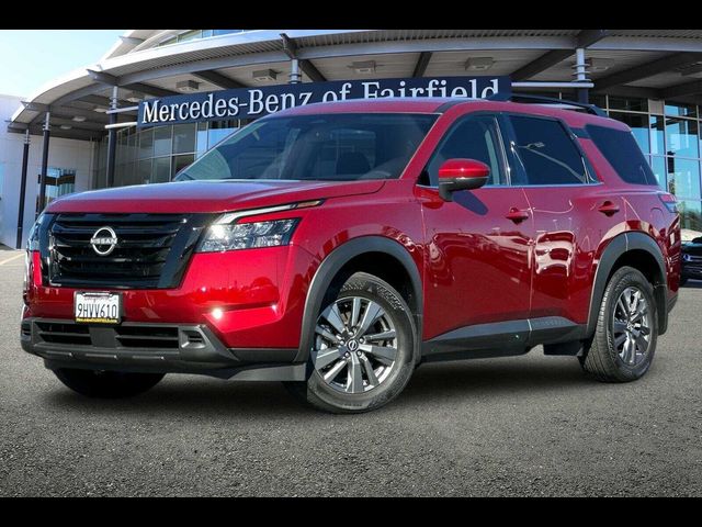 2024 Nissan Pathfinder SV