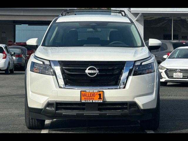 2024 Nissan Pathfinder SV