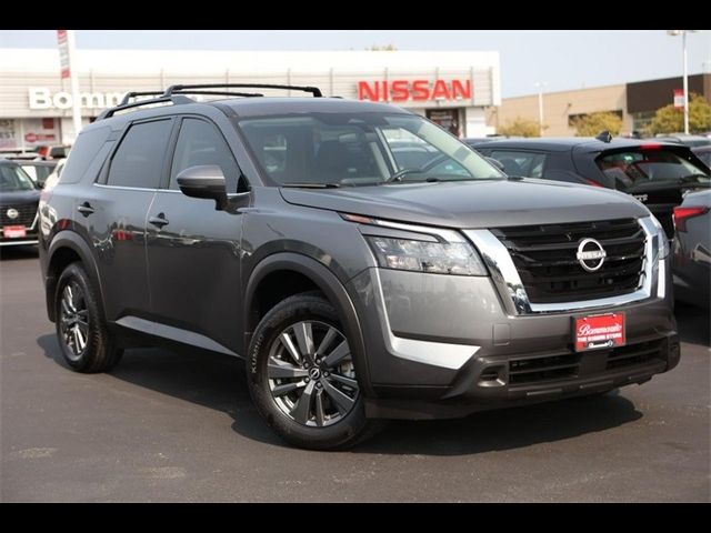 2024 Nissan Pathfinder SV