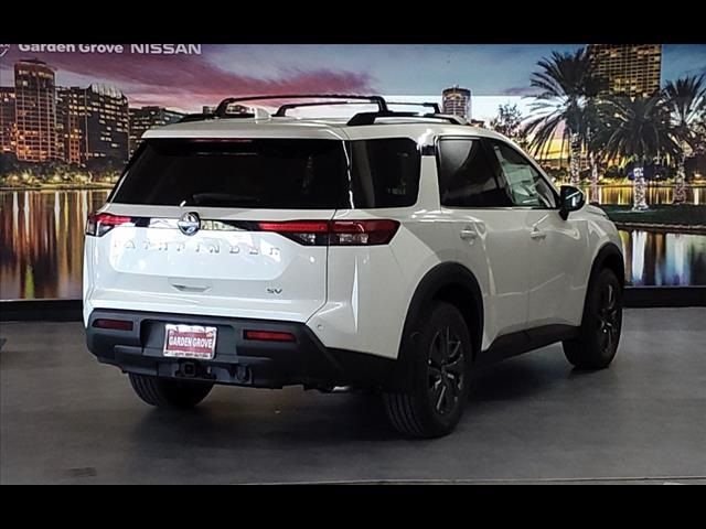 2024 Nissan Pathfinder SV