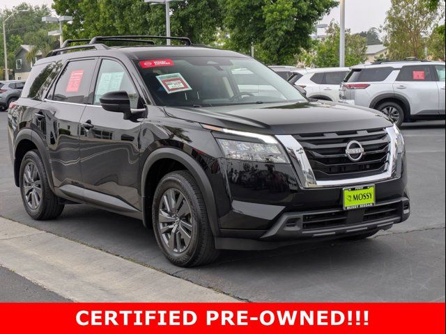 2024 Nissan Pathfinder SV