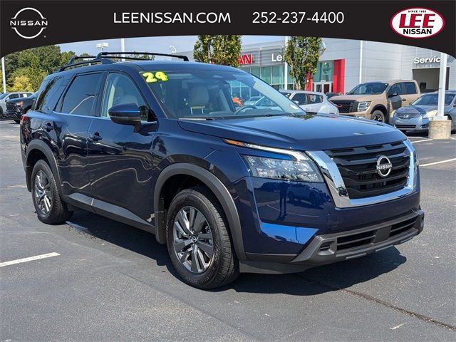 2024 Nissan Pathfinder SV