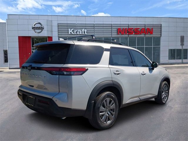 2024 Nissan Pathfinder SV