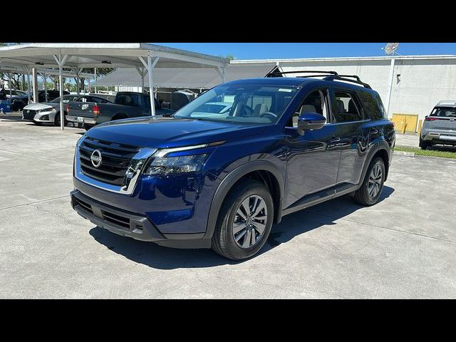 2024 Nissan Pathfinder SV