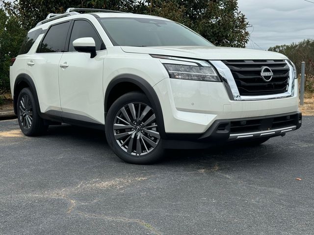 2024 Nissan Pathfinder SV