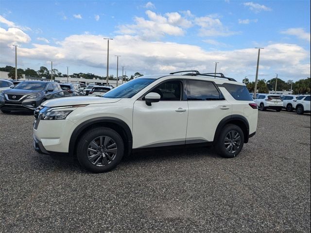 2024 Nissan Pathfinder SV