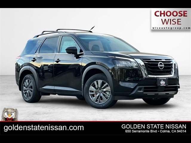 2024 Nissan Pathfinder SV