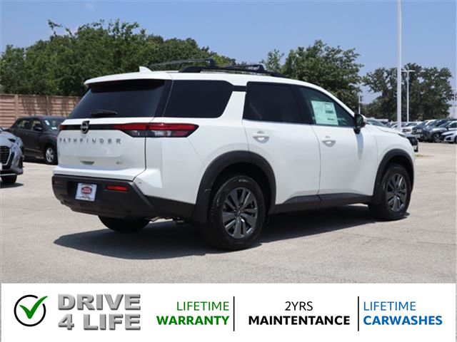 2024 Nissan Pathfinder SV